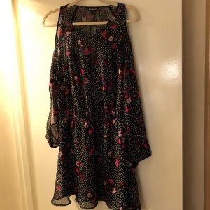 Express floral print dress with tie sleeves.